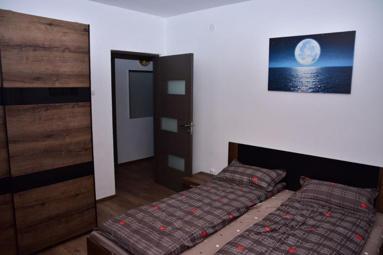 Apartament Dabe Hd Hunedoara Exterior photo