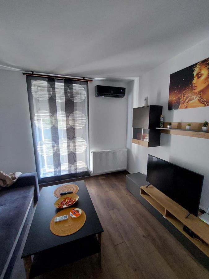 Apartament Dabe Hd Hunedoara Exterior photo